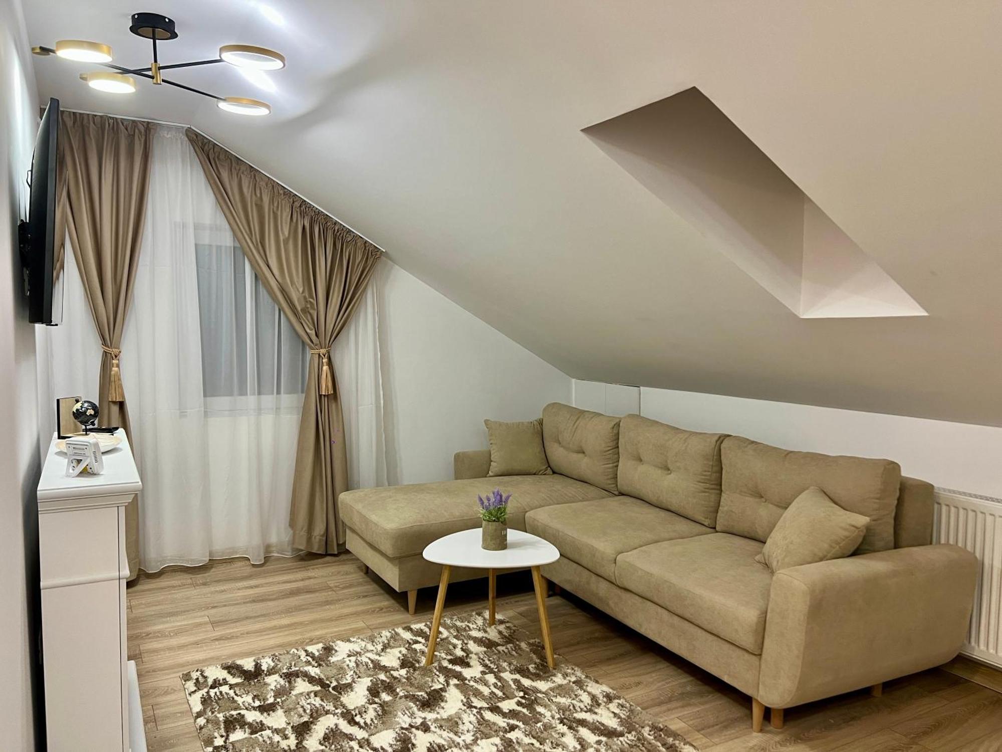 Prestige Aparthotel Braşov Esterno foto