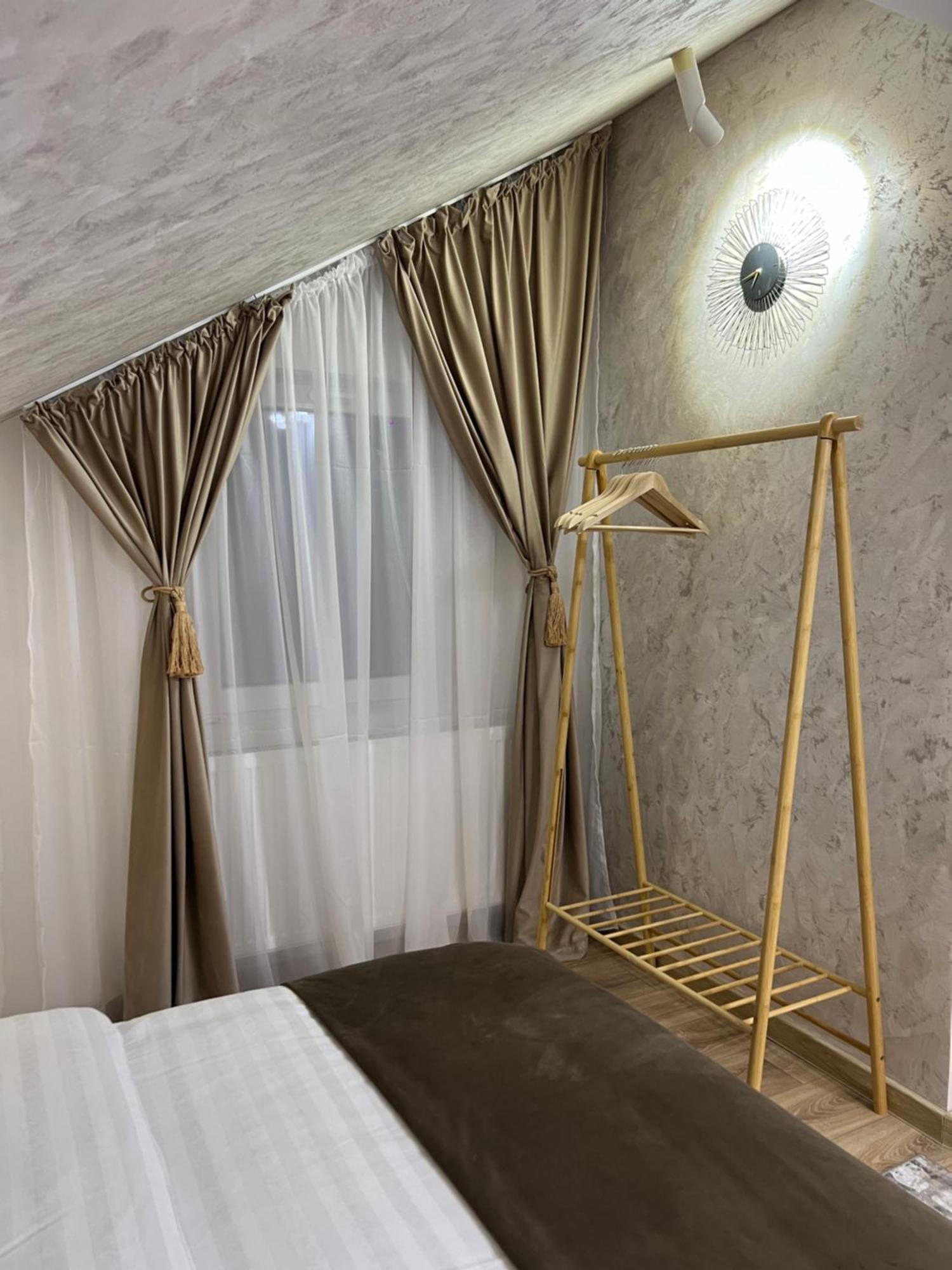 Prestige Aparthotel Braşov Esterno foto