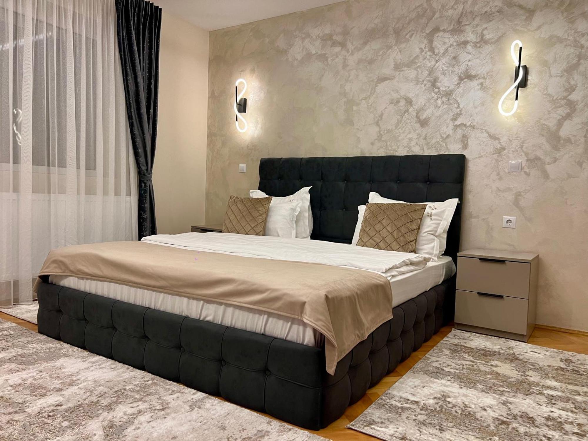 Prestige Aparthotel Braşov Esterno foto